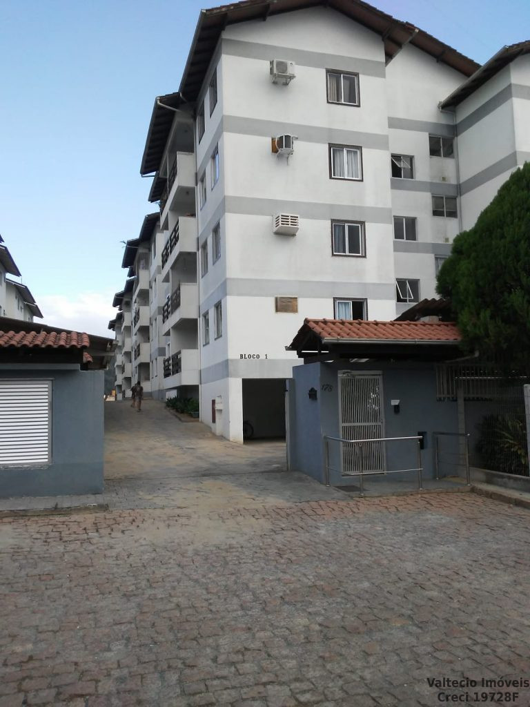 VELHA. VELHA.