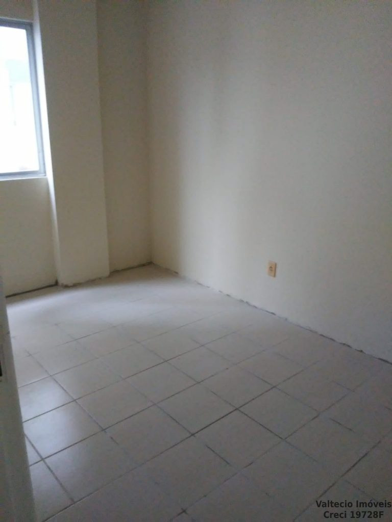 VELHA. VELHA.